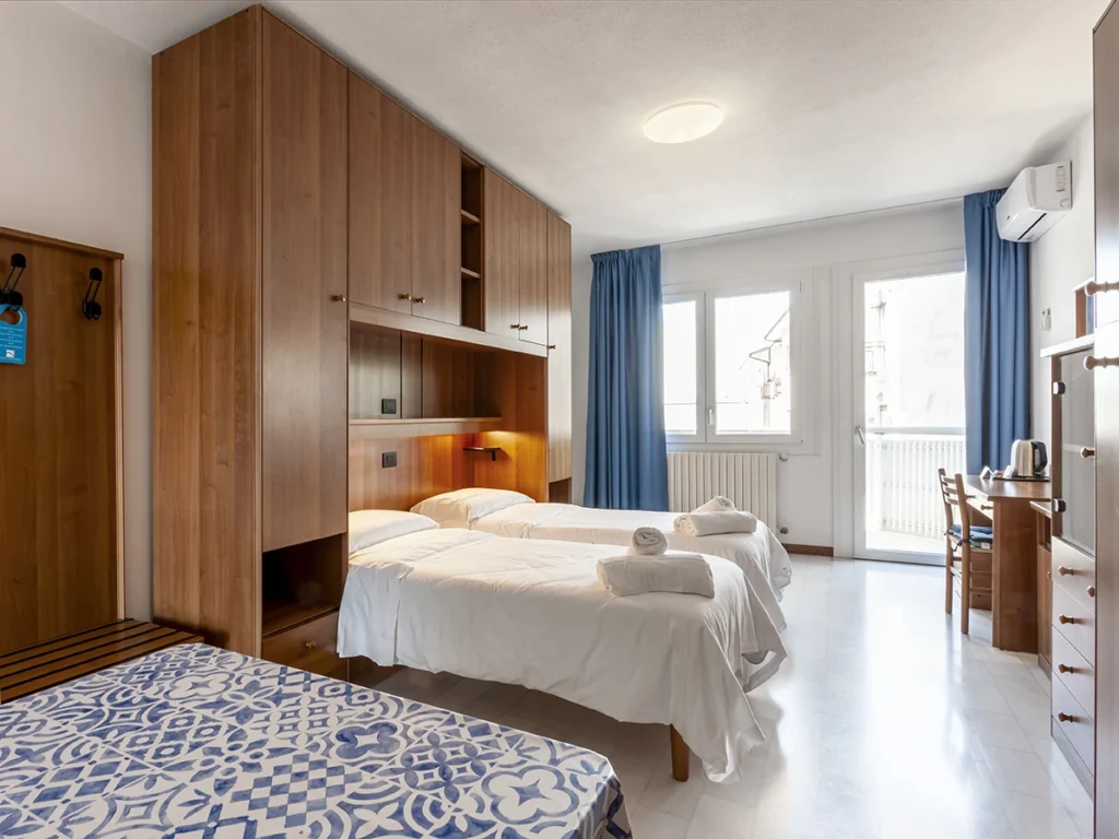 Smart Residence Aviano - Hotel Aviano - Mini Appartamento Aviano - camera doppia galleria camere