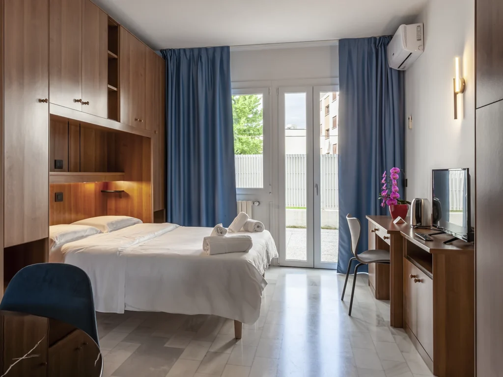 Smart Residence Aviano - Hotel Aviano - Mini Appartamento Aviano - camera matrimoniale galleria camere